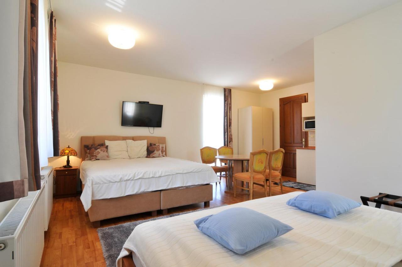 Farkas Apartman Siofok Exterior photo
